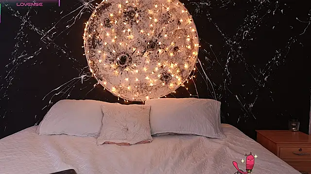 ShaniaDaniels online show from 24, 11, 2025