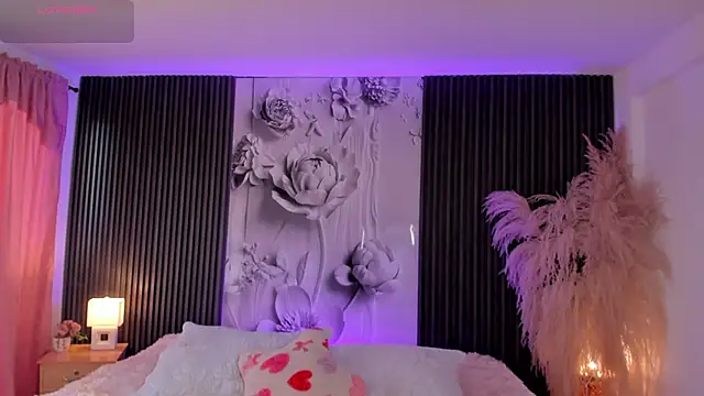 ShaniaDaniels online show from 15, 4, 2026