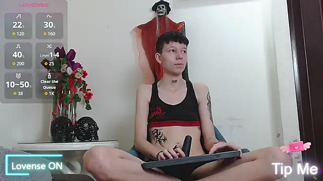 Snapshot of LiamBrown09 chatting on 13, 10, 2025 LiamBrown09 online show from 13, 10, 2025