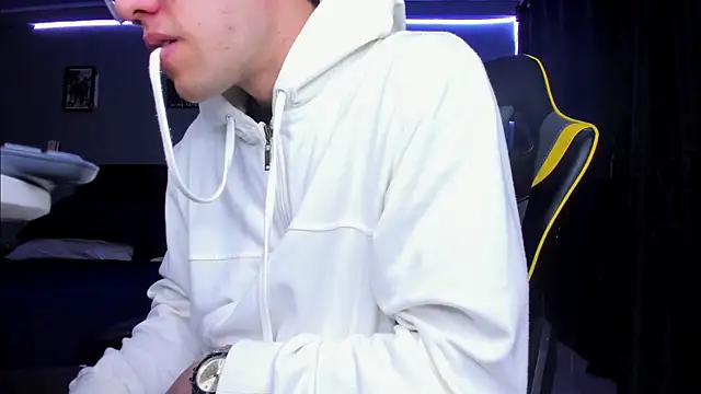 alexgiraldo   online show from 28, 10, 2025