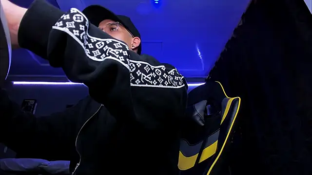 alexgiraldo   online show from 3, 11, 2025