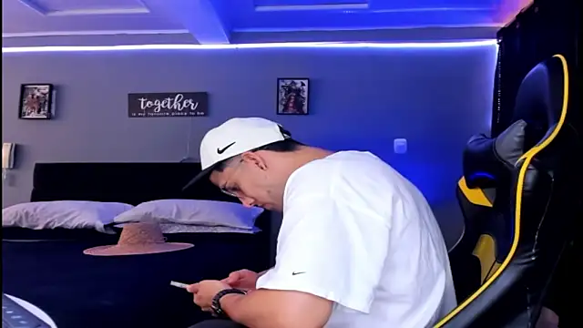 alexgiraldo   online show from 9, 10, 2025