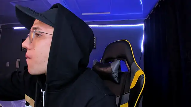 alexgiraldo   online show from 1, 12, 2025