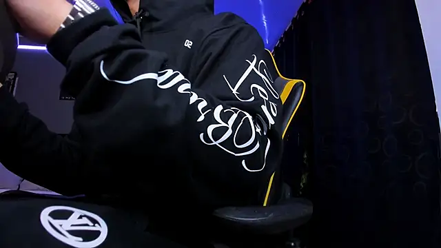 alexgiraldo   online show from 4, 12, 2025