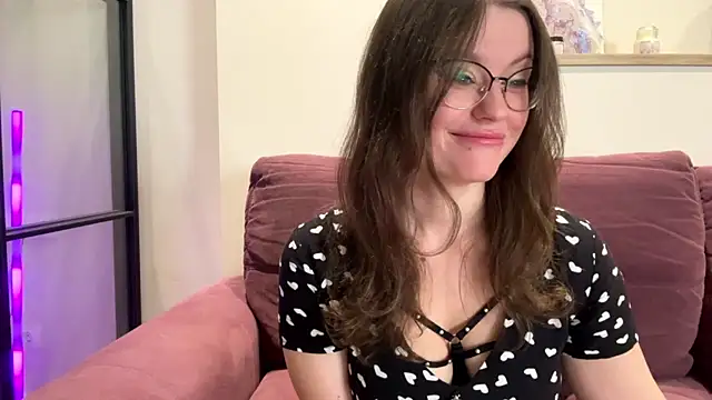 Snapshot of mia_shine_bright_wow chatting on 9, 9, 2025 mia shine bright wow online show from 9, 9, 2025
