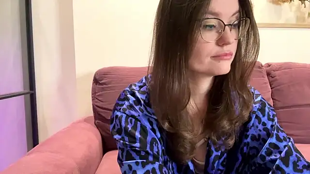 Snapshot of mia_shine_bright_wow chatting on 3, 10, 2025 mia shine bright wow online show from 3, 10, 2025