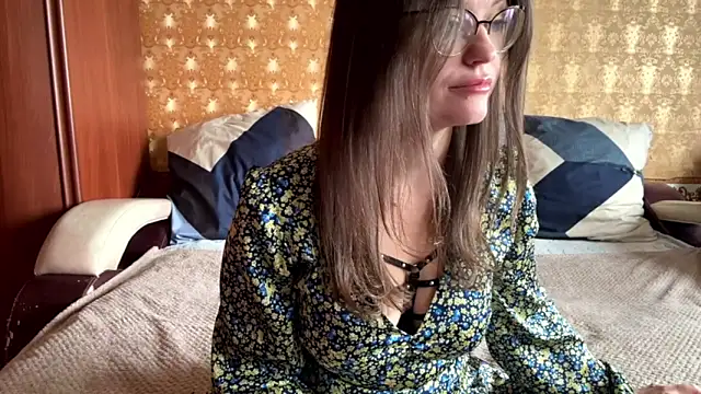 Snapshot of mia_shine_bright_wow chatting on 19, 10, 2025 mia shine bright wow online show from 19, 10, 2025