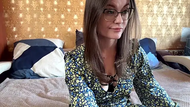 Snapshot of mia_shine_bright_wow chatting on 16, 10, 2025 mia shine bright wow online show from 16, 10, 2025