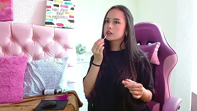 Emma-Flowers online show from 26, 9, 2025