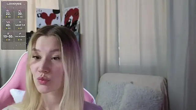Snapshot of _Anna_Nolan_ chatting on 16, 9, 2025 Anna Nolan online show from 16, 9, 2025