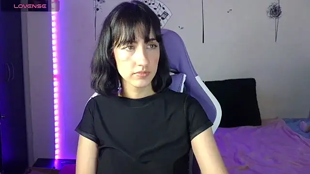 AvlieQueen online show from 9, 9, 2025