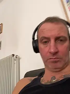 Maurinho3005 online show from 3, 3, 2026