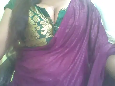 Snapshot of Hot_Rose2 chatting on 7, 6, 2026 Hot Rose2 online show from 7, 6, 2026