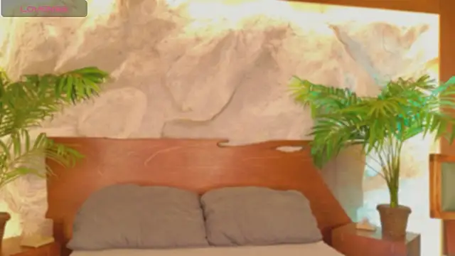 alisonn moon online show from 12, 4, 2026