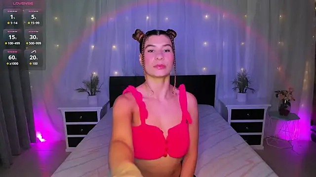 Evolet Bee online show from 4, 11, 2025