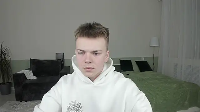 Snapshot of Mallfoyy chatting on 8, 5, 2026 Mallfoyy online show from 8, 5, 2026