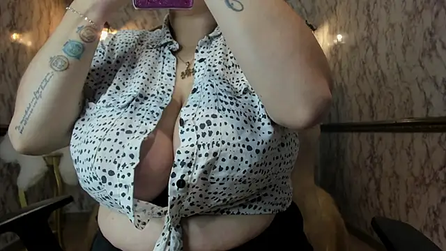 Snapshot of irenne_wilsonn chatting on 25, 9, 2025 irenne wilsonn online show from 25, 9, 2025
