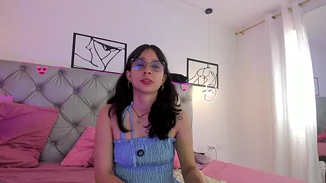 Naughty Couple83 online show from 9, 3, 2026