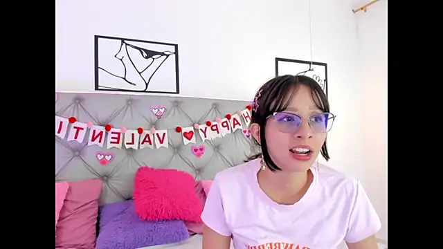 Naughty Couple83 online show from 24, 2, 2026