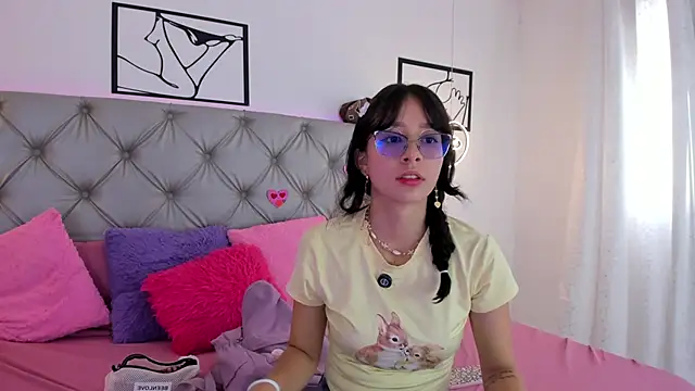 Naughty Couple83 online show from 19, 3, 2026