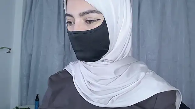Snapshot of jade_nassar chatting on 1, 5, 2026 jade nassar online show from 1, 5, 2026