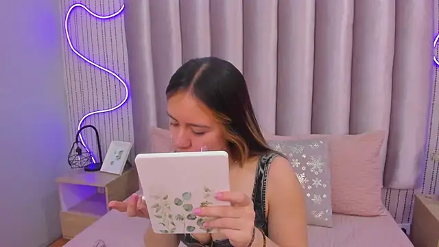 SamanthaPeachss online show from 14, 11, 2025