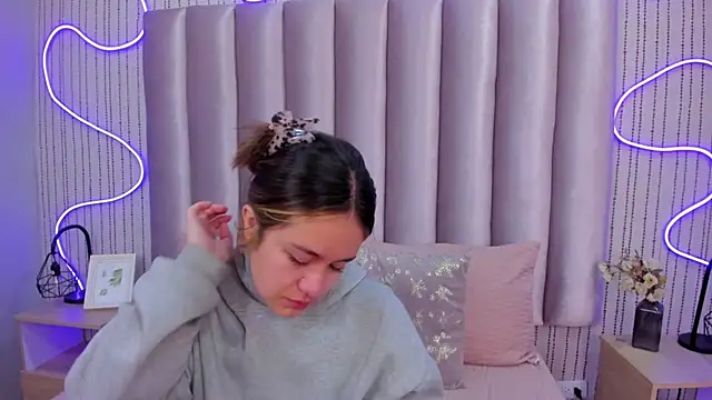 SamanthaPeachss online show from 15, 11, 2025