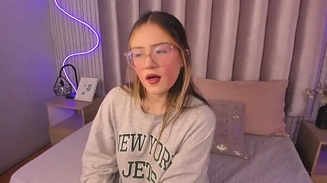 SamanthaPeachss online show from 28, 10, 2025