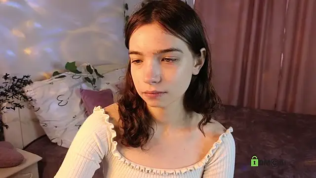 Snapshot of Evi_Brook chatting on 19, 9, 2025 Evi Brook online show from 19, 9, 2025