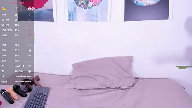 Monika-Ruiz online show from 15, 11, 2025