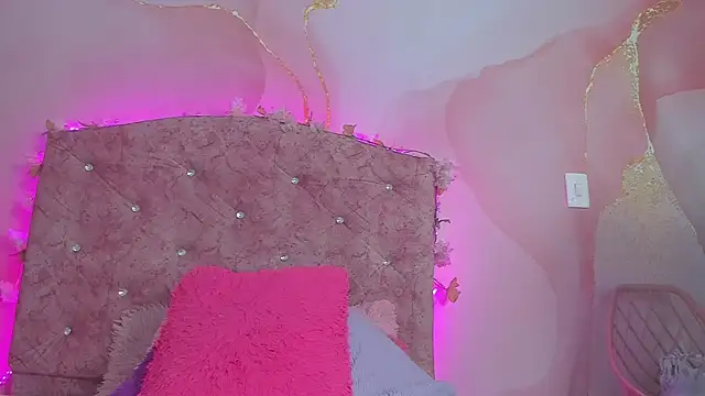 Mila grace  online show from 17, 10, 2025