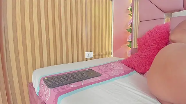 Snapshot of Mila_grace_ chatting on 23, 4, 2026 Mila grace online show from 23, 4, 2026