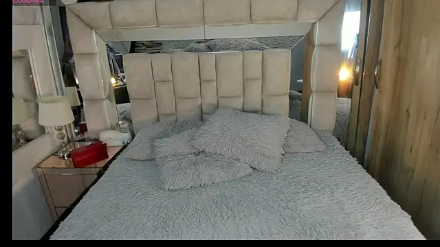 Snapshot of MaddyGray_ chatting on 6, 11, 2025 MaddyGray online show from 6, 11, 2025