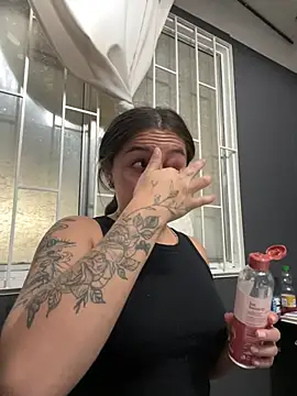 Alyha Cortes online show from 9, 2, 2026