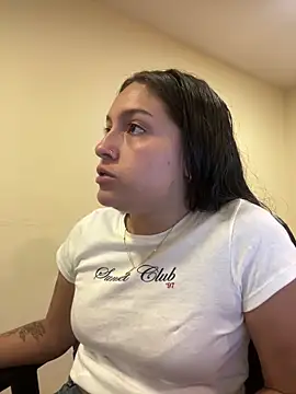 Alyha Cortes online show from 15, 4, 2026