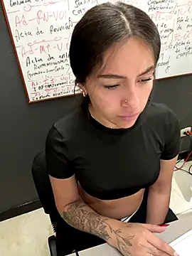 Alyha Cortes online show from 9, 9, 2025
