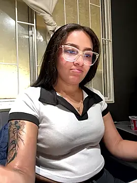 Alyha Cortes online show from 5, 1, 2026