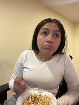 Alyha Cortes online show from 22, 4, 2026