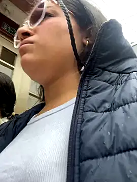 Alyha Cortes online show from 6, 11, 2025