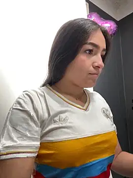 Alyha Cortes online show from 14, 10, 2025