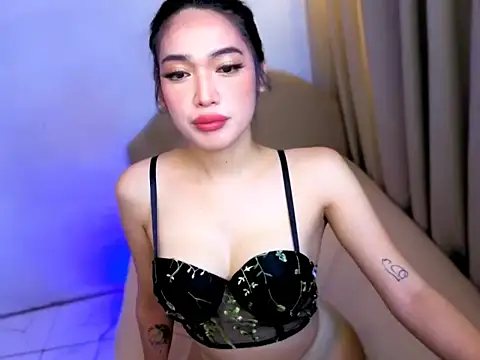 Snapshot of Madmoisellex chatting on 23, 5, 2026 Madmoisellex online show from 23, 5, 2026