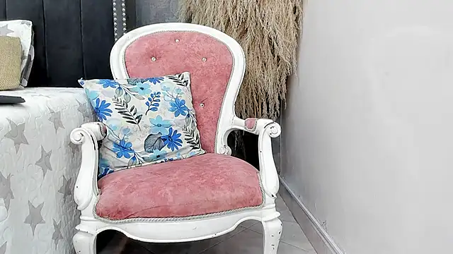 Milf loven  online show from 17, 2, 2026