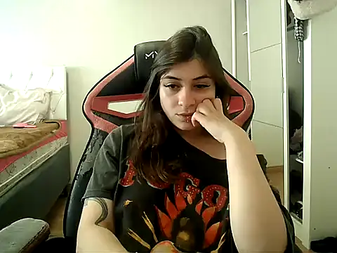 Becca B online show from 7, 10, 2025
