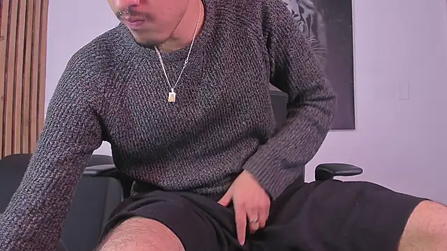 Snapshot of DimitriDeluxe chatting on 8, 10, 2025 DimitriDeluxe online show from 8, 10, 2025