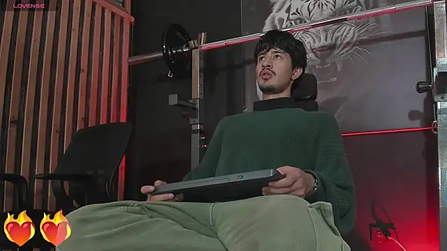 Snapshot of DimitriDeluxe chatting on 25, 10, 2025 DimitriDeluxe online show from 25, 10, 2025