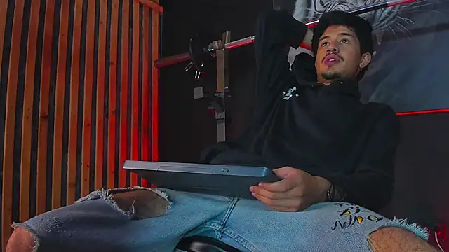 Snapshot of DimitriDeluxe chatting on 19, 11, 2025 DimitriDeluxe online show from 19, 11, 2025