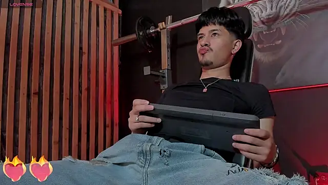 Snapshot of DimitriDeluxe chatting on 30, 10, 2025 DimitriDeluxe online show from 30, 10, 2025