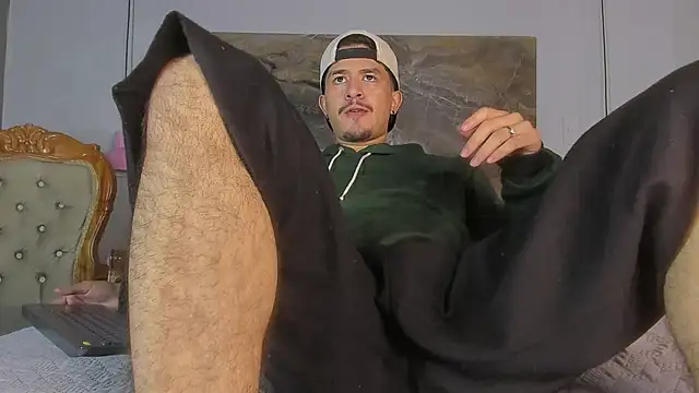 Snapshot of DimitriDeluxe chatting on 31, 10, 2025 DimitriDeluxe online show from 31, 10, 2025