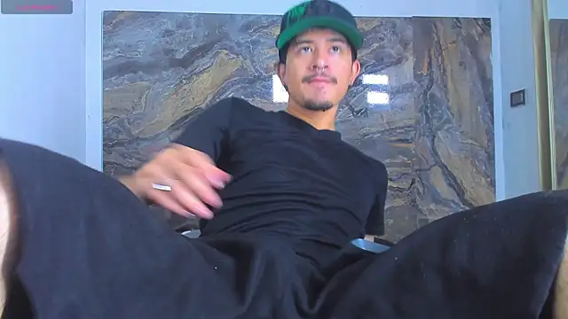 Snapshot of DimitriDeluxe chatting on 22, 11, 2025 DimitriDeluxe online show from 22, 11, 2025