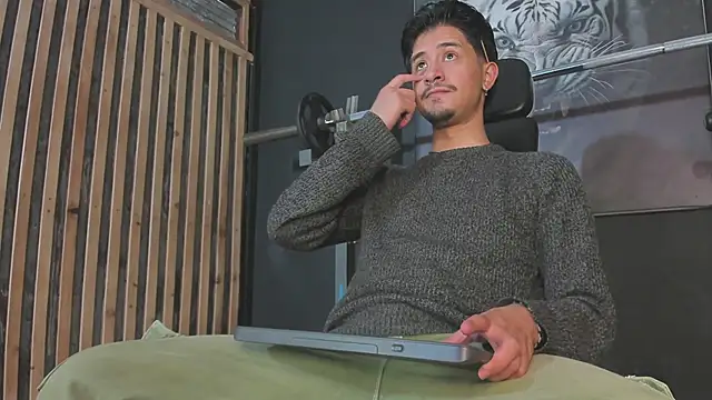 Snapshot of DimitriDeluxe chatting on 26, 11, 2025 DimitriDeluxe online show from 26, 11, 2025